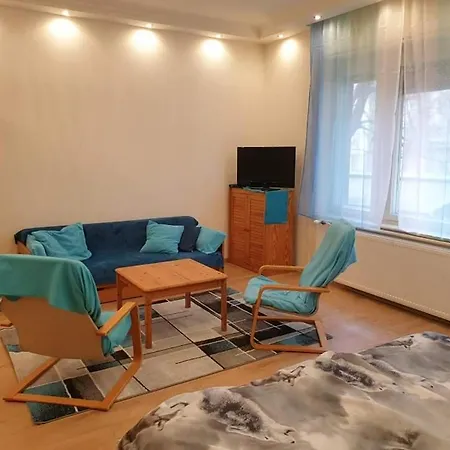 Lara Apartman Boedapest Buitenkant foto